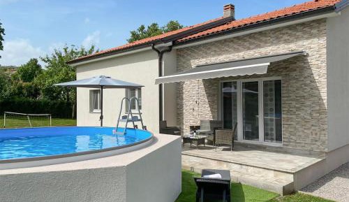 Three-Bedroom Holiday Home 