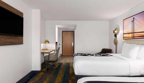 Queen Room with Two Queen Beds and Mobility/Hearing Impaired Access - Non-Smoking