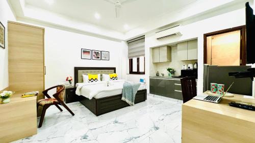 Studio Apartment
