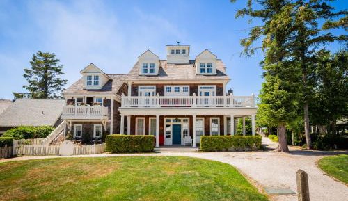 Seven-Bedroom House