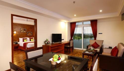 Suite with Lake View