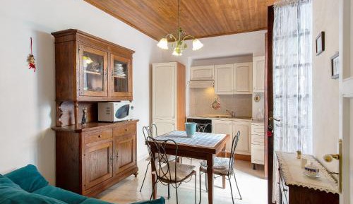 Superior One-Bedroom Apartment