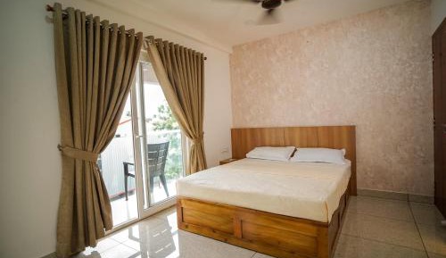 Two-Bedroom Deluxe Apartment with Balcony