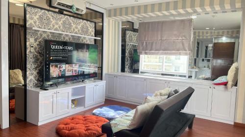 Three-Bedroom Apartment with View