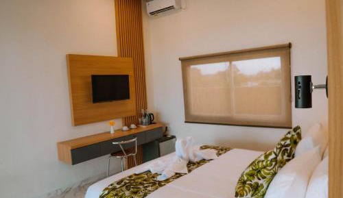 Deluxe Double Room with Balcony and Sea View