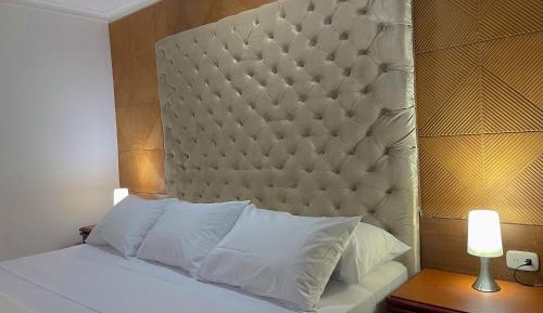 Deluxe Room (2 Adults + 1 Child)