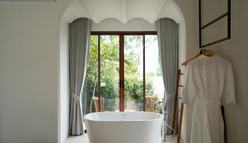 King Room with Garden View