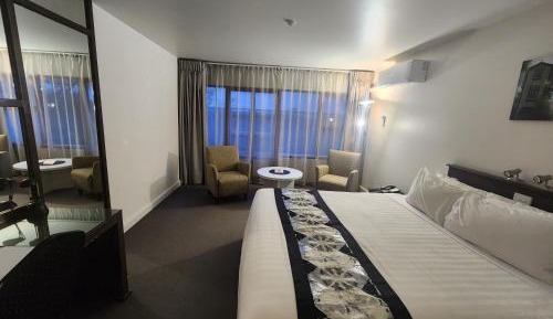 Deluxe Queen Room - Accessible