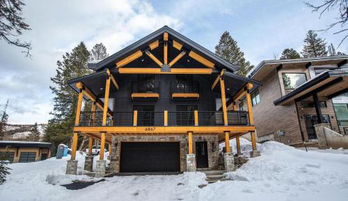 Five-Bedroom Holiday Home