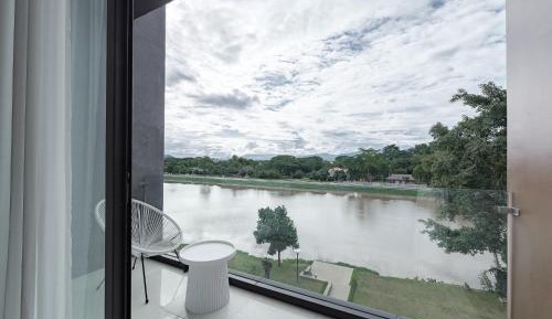 Deluxe Double or Twin Room with River View