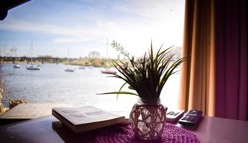 Bungalow - Water Front 