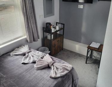 Cozy Double Room with Private External Bathroom 
