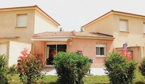 Villa with Garden View