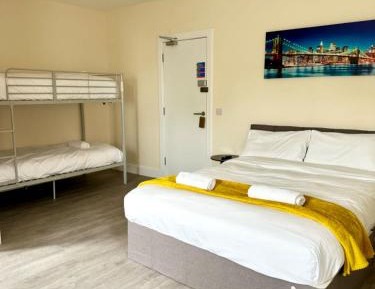 Family Room with Garden View