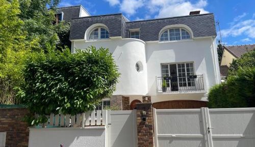 Villa with Garden View