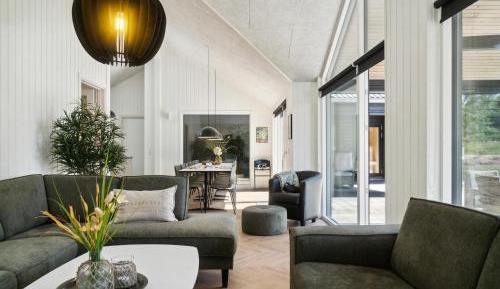 Five-Bedroom Holiday Home