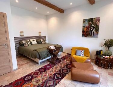 Queen Room with Pool View