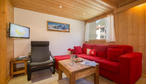 Apartment with Mountain View