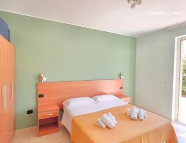 One-Bedroom Apartment (4 Adults)