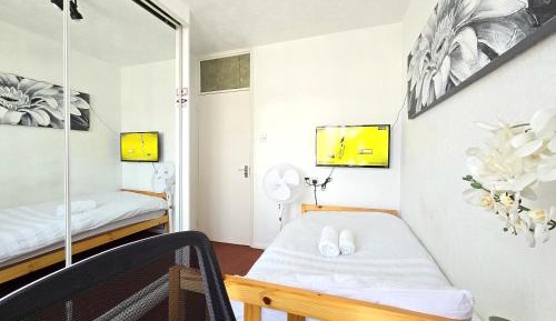 Standard Single Room with Shared Bathroom