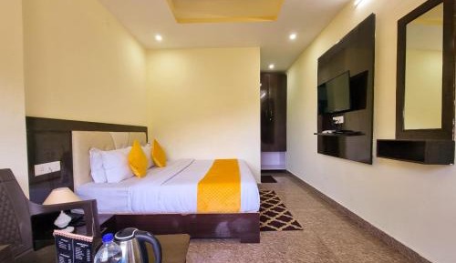 Queen Room with Balcony