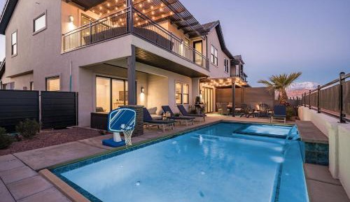 Five-Bedroom Holiday Home
