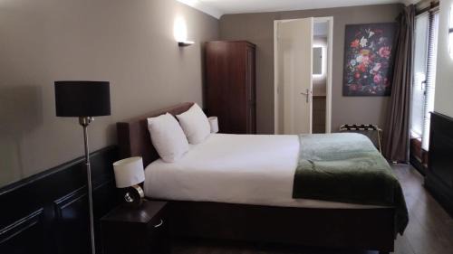 Double Room With King Bed