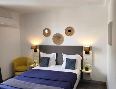 Deluxe Double Room with Bath