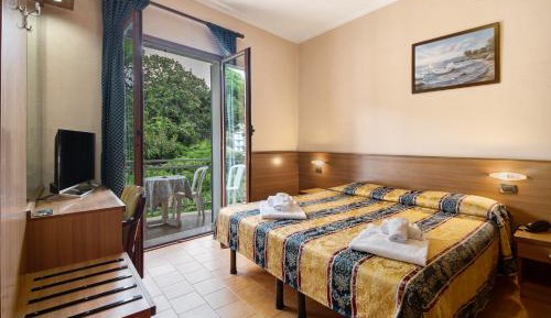 Superior One-Bedroom Apartment