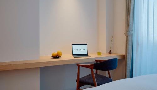 King Studio with Sofa Bed