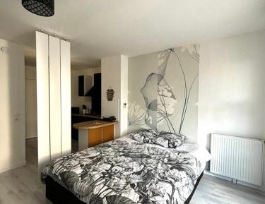 One-Bedroom Apartment with Balcony