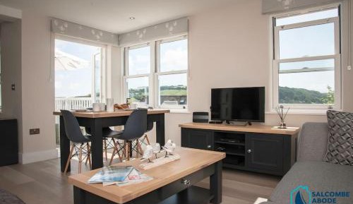 Two-Bedroom Apartment with Balcony and Sea View