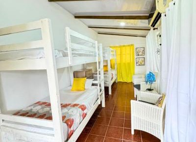 Quadruple Room with Private Bathroom