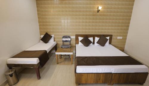 Economy Triple Room