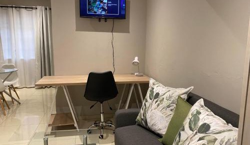 Deluxe Queen Studio 