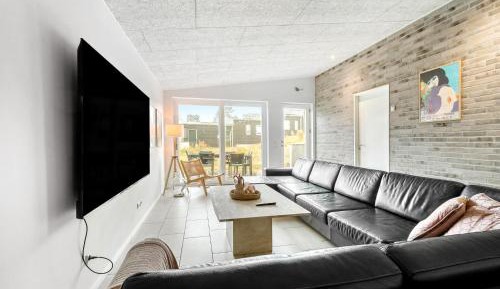 Twelve-Bedroom Holiday Home