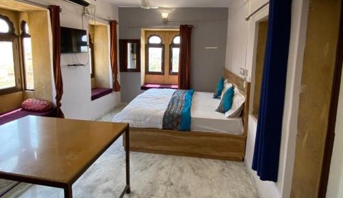 Deluxe King Suite