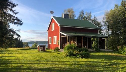 Three-Bedroom Holiday Home 