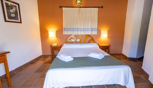 Double room with balcony and mountain view