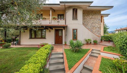 Three-Bedroom Superior Apartment