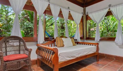 Family Room with Garden View