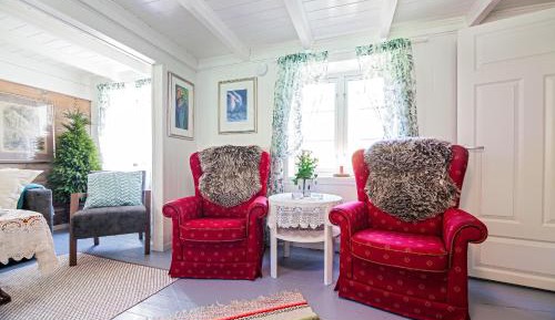 Four-Bedroom Holiday Home