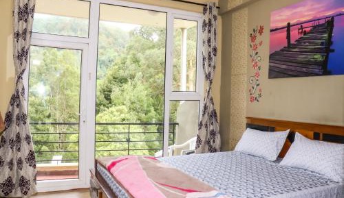 Deluxe Double or Twin Room with Mountain View