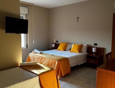 Triple Room with Private Bathroom