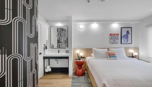 Standard King Room
