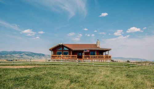 Four-Bedroom Holiday Home