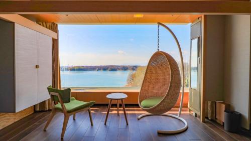 Twin Room with Lake View