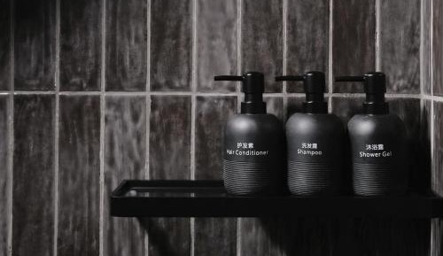 Deluxe King Room Lake View