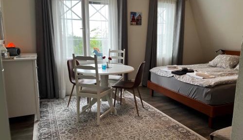 Deluxe Double Room (2 Adults + 1 Child)