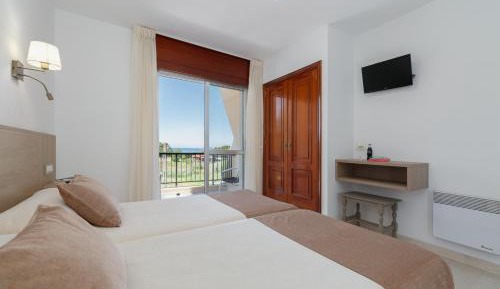 Double or Twin Room with Terrace